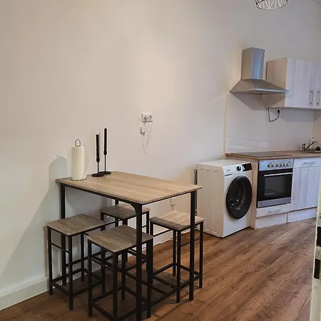 Gemuetliche 2-zimmer-wohnung Kontaktlos Ohne Gastgeber Perfekt Fuer Kurz- Und Langzeitaufenthalte Erdgeschoss
